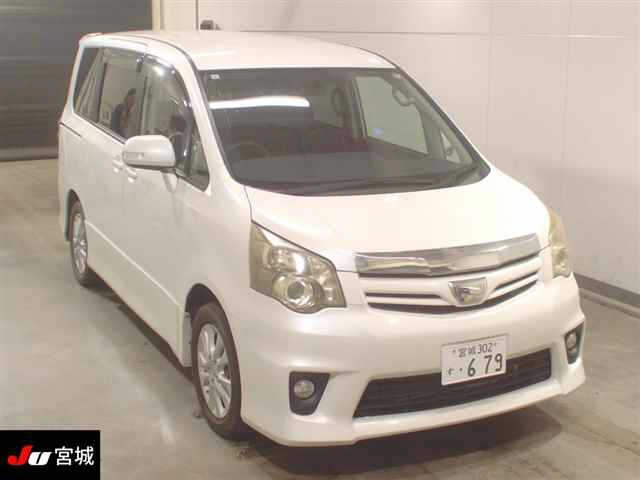 TOYOTA NOAH 2012