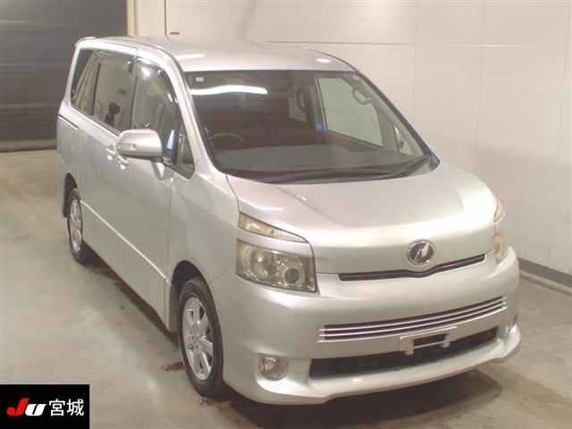 TOYOTA VOXY 2008
