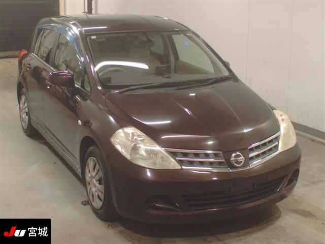 NISSAN TIIDA 2012