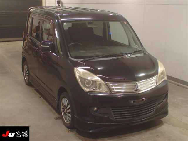 MITSUBISHI DELICA D2 2012
