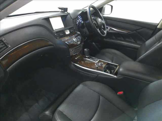 NISSAN FUGA 2009