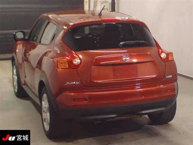 NISSAN JUKE 2011