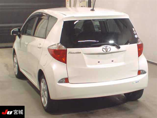 TOYOTA RACTIS 2011
