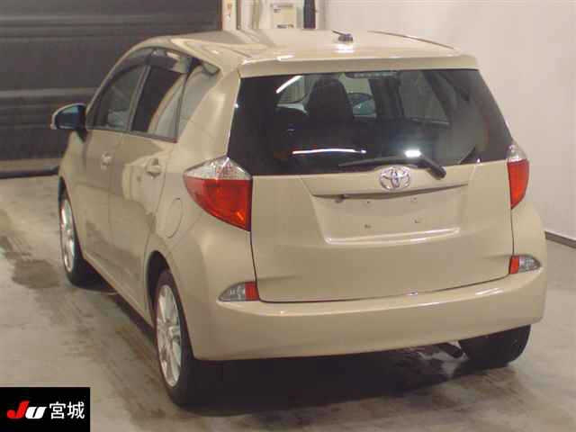 TOYOTA RACTIS 2011