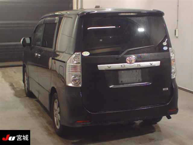 TOYOTA VOXY 2009