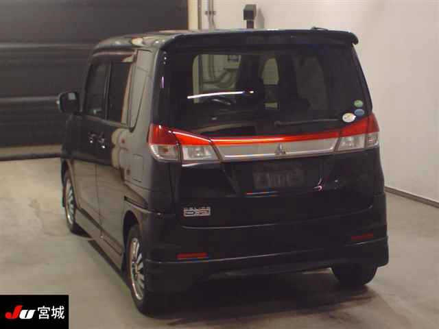 MITSUBISHI DELICA D2 2012