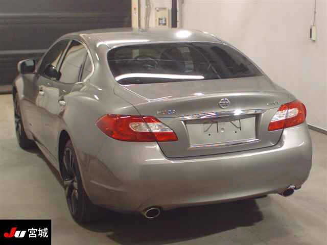 NISSAN FUGA 2009