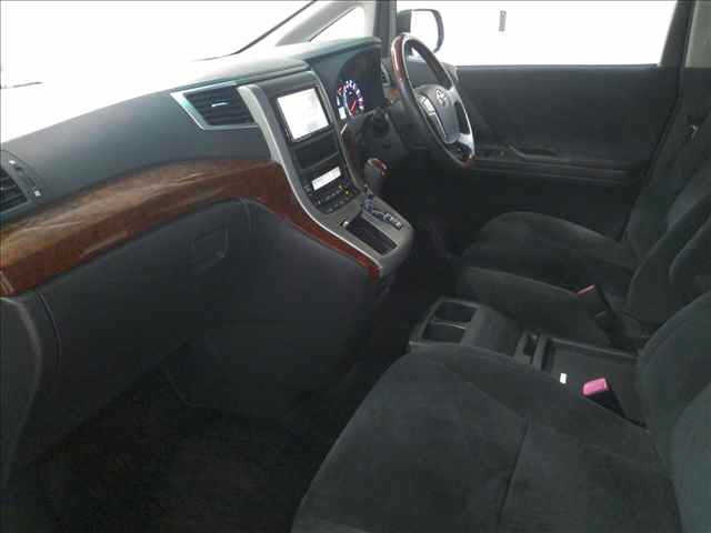 TOYOTA VELLFIRE 2010