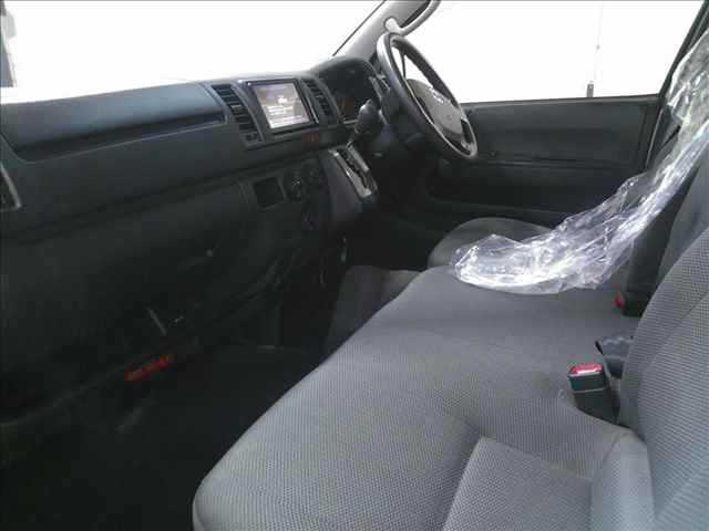 TOYOTA HIACE VAN 2015