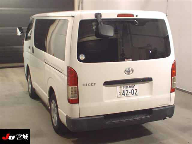 TOYOTA HIACE VAN 2015