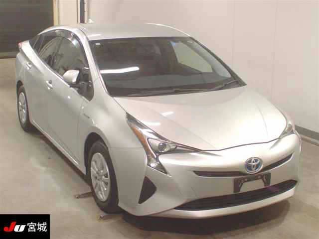 TOYOTA PRIUS 2016