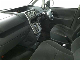 TOYOTA VOXY 2008