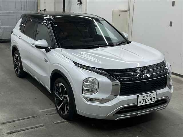 MITSUBISHI OUTLANDER PHEV 2023