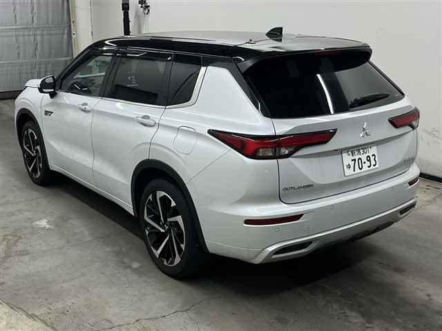 MITSUBISHI OUTLANDER PHEV 2023