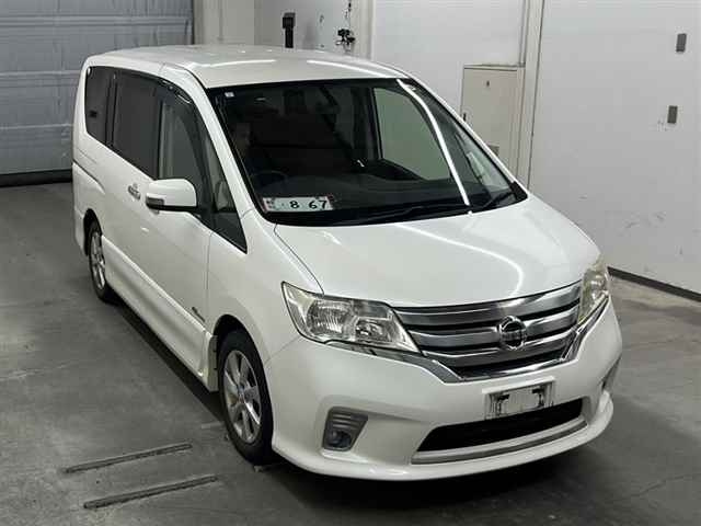 NISSAN SERENA 2013