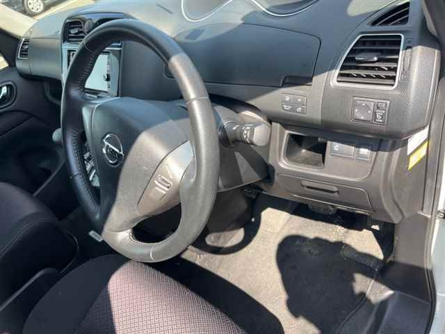 NISSAN SERENA 2013