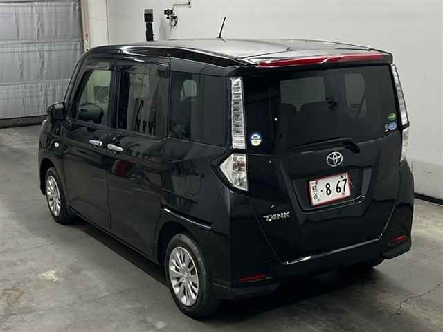 TOYOTA TANK 2018