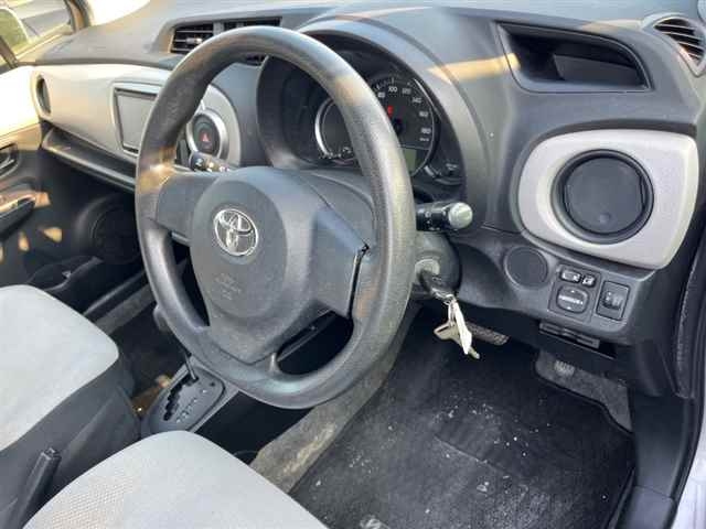 TOYOTA VITZ 2014