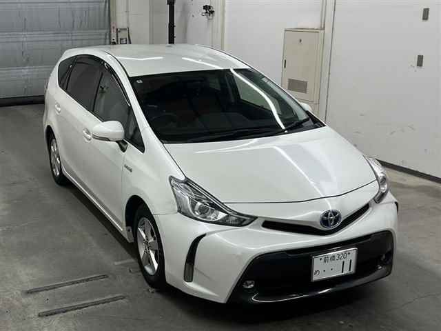 TOYOTA PRIUS ALPHA 2015