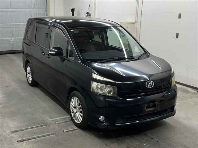 TOYOTA VOXY 2009
