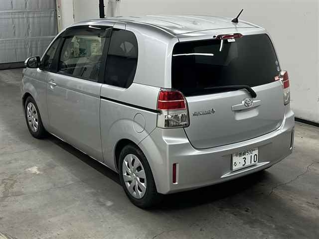 TOYOTA SPADE 2016