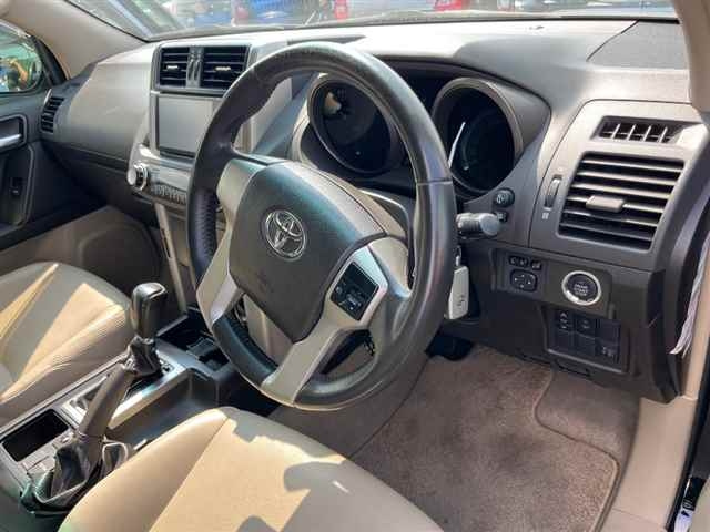 TOYOTA LAND CRUISER PRADO 2013