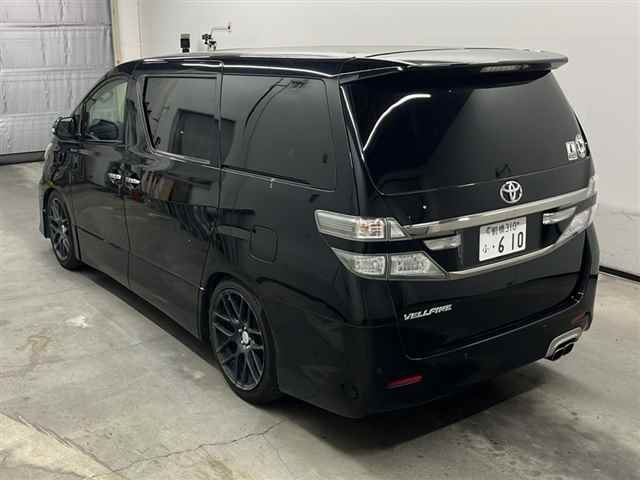 TOYOTA VELLFIRE 2013