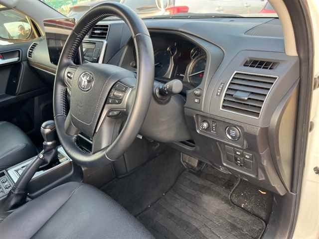 TOYOTA LAND CRUISER PRADO 2023