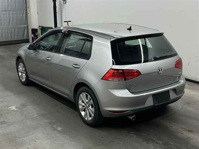 VOLKSWAGEN GOLF 2015