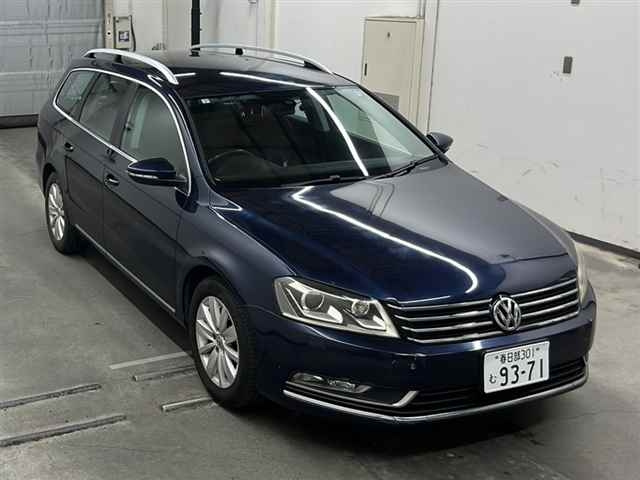 VOLKSWAGEN PASSAT VARIANT 2011