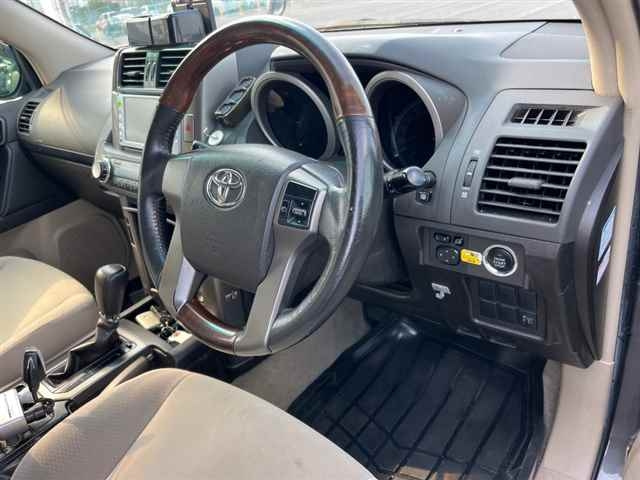 TOYOTA LAND CRUISER PRADO 2011
