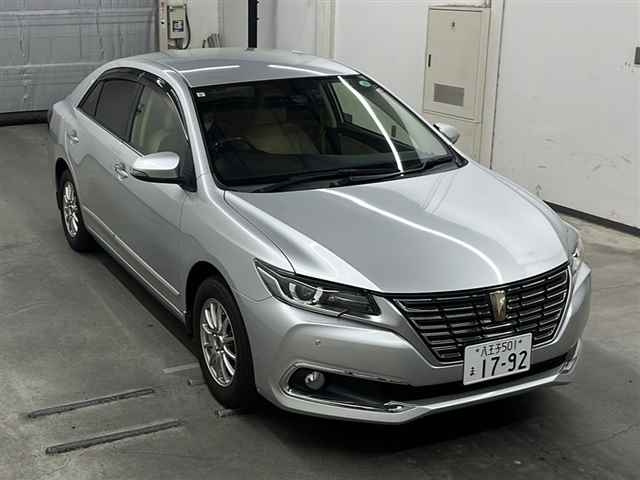 TOYOTA PREMIO 2017