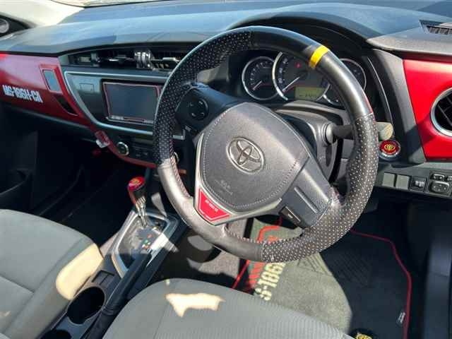 TOYOTA AURIS 2012