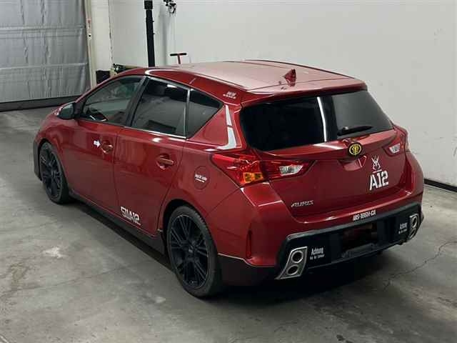 TOYOTA AURIS 2012