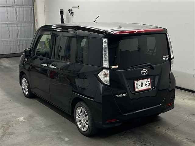 TOYOTA TANK 2016