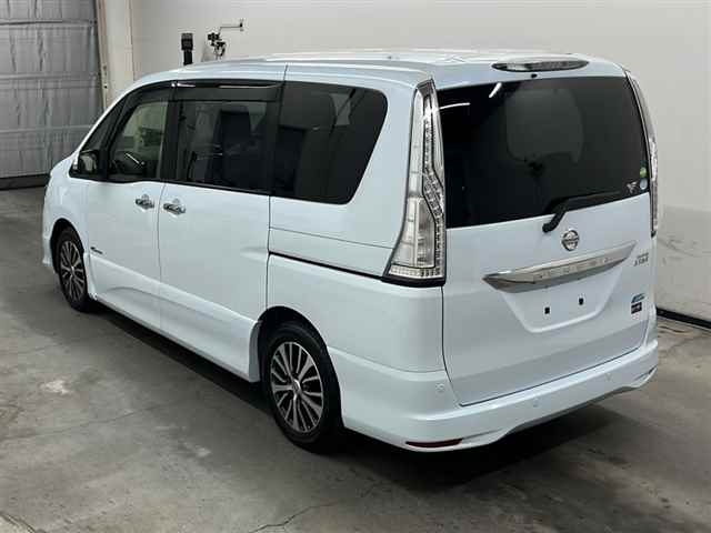 NISSAN SERENA 2015