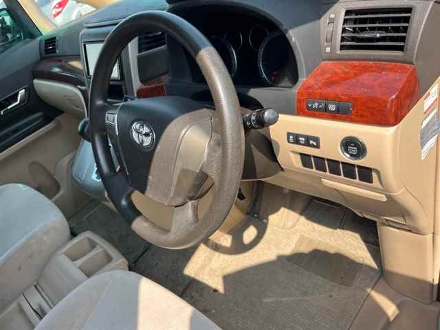 TOYOTA ALPHARD 2010