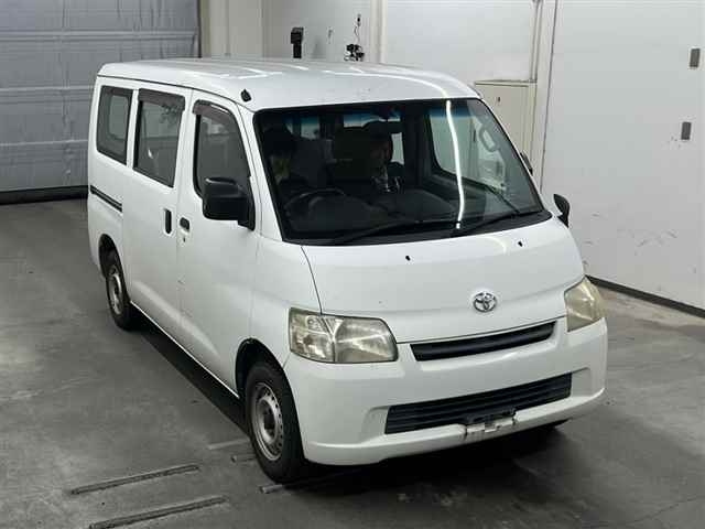 TOYOTA TOWN ACE VAN 2011