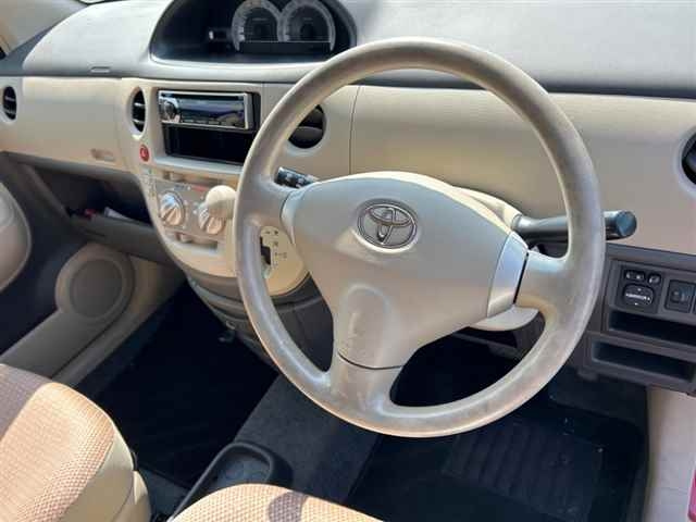 TOYOTA SIENTA 2012