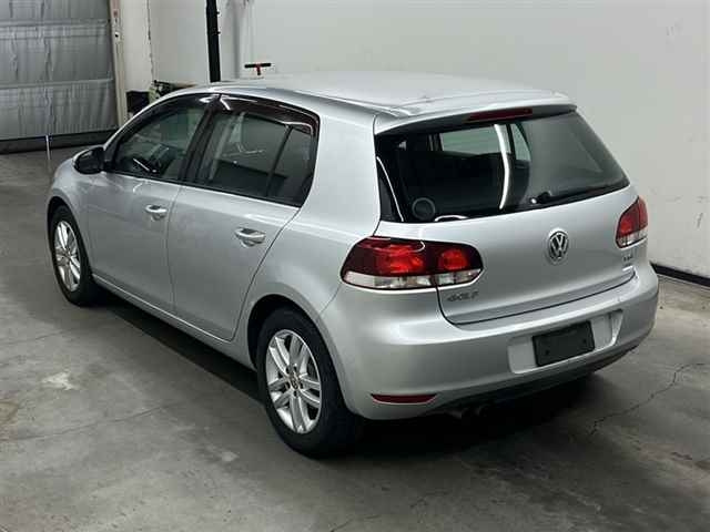 VOLKSWAGEN GOLF 2012