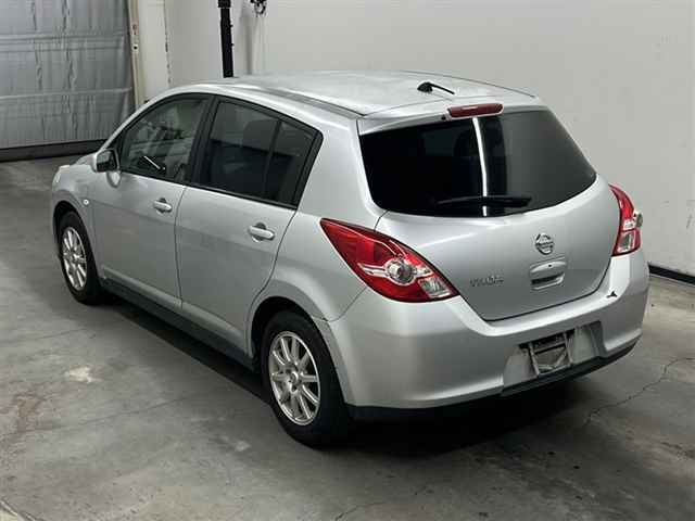 NISSAN TIIDA 2011