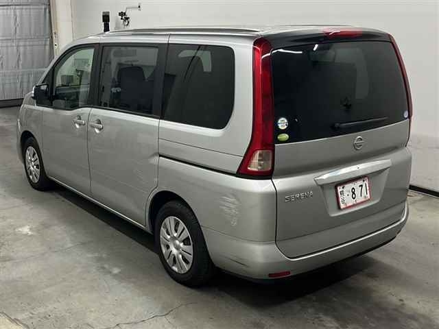 NISSAN SERENA 2010