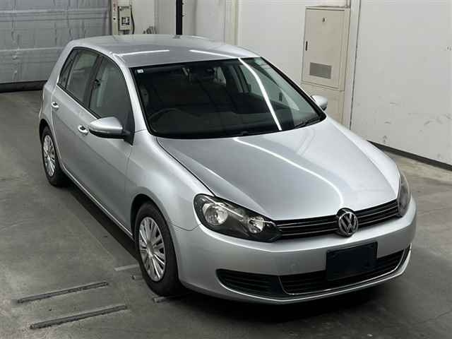 VOLKSWAGEN GOLF 2010