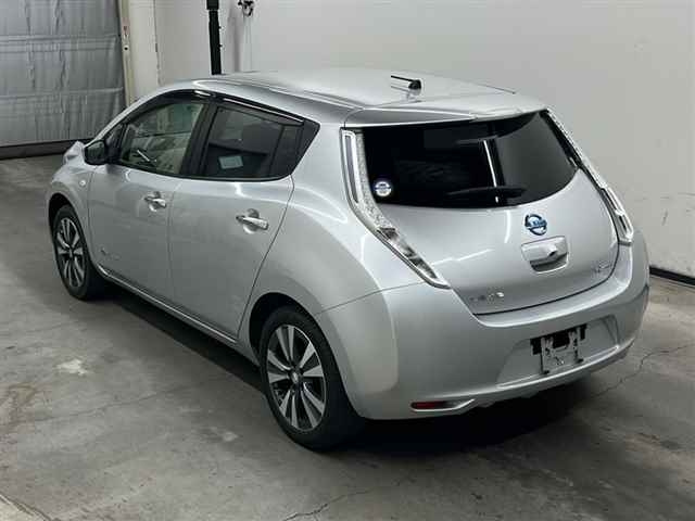 NISSAN LEAF 2017
