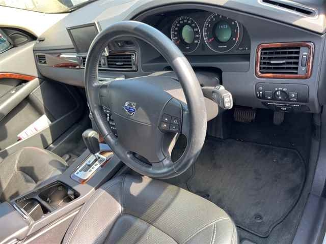 VOLVO V70 2009