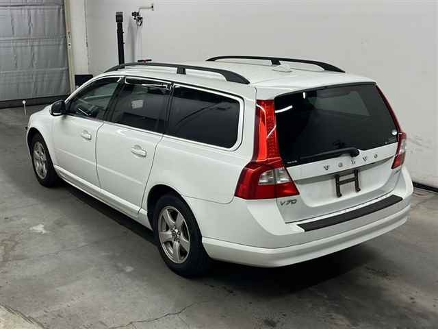 VOLVO V70 2009