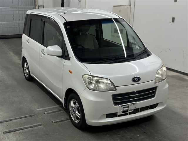 SUBARU LUCRA 2010