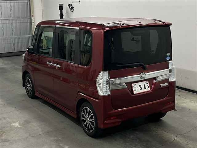 DAIHATSU TANTO 2015
