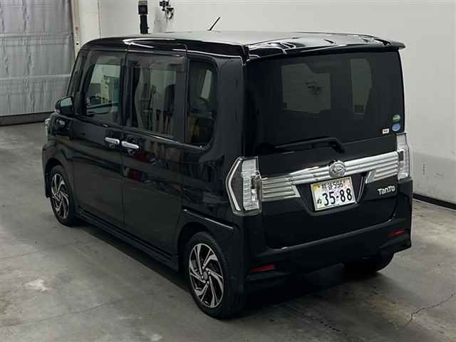 DAIHATSU TANTO 2019