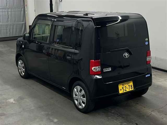 TOYOTA PIXIS SPACE 2015